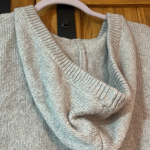 Hollister - Picture 6 of 6